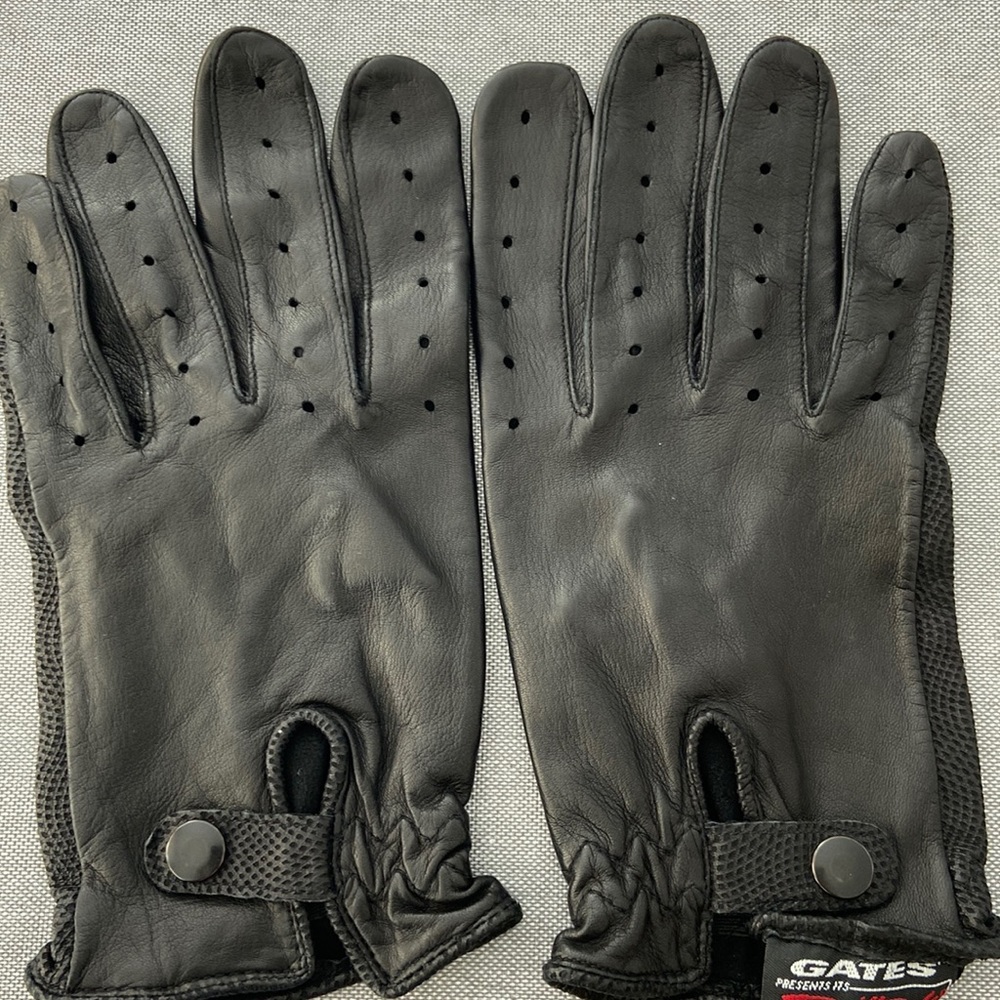NWOT GATES Men’s leather gloves